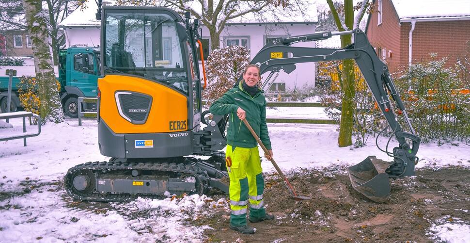Volvo ECR25 Electric med föraren Vanessa Raute