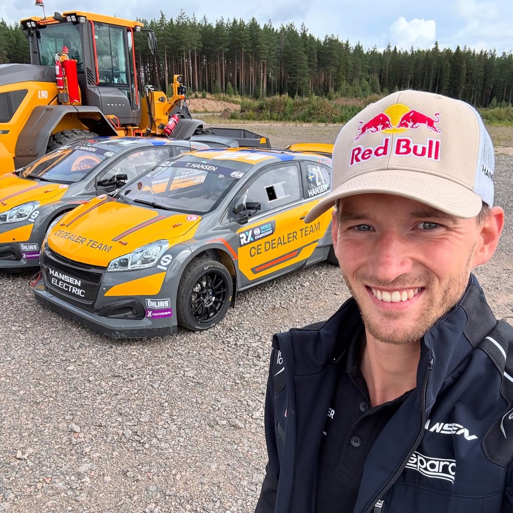 Timmy Hansen och Hansen Motorsport har f&aring;tt st&ouml;d av CE Dealer Team och Volvo Construction Equipment f&ouml;r att komma till start i Finland. (Foto: Hansen Motorsport Instagram)
