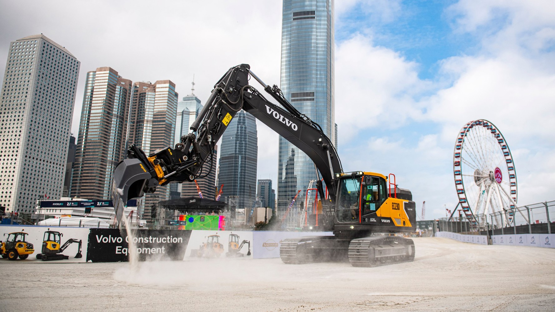 Volvo EC230 Electric bygger World RX i Hongkong