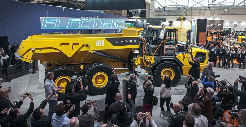 Volvo A30 Electric eldriven dumper som lanserades p&aring; Bauma i M&uuml;nchen den 8 april 2025.