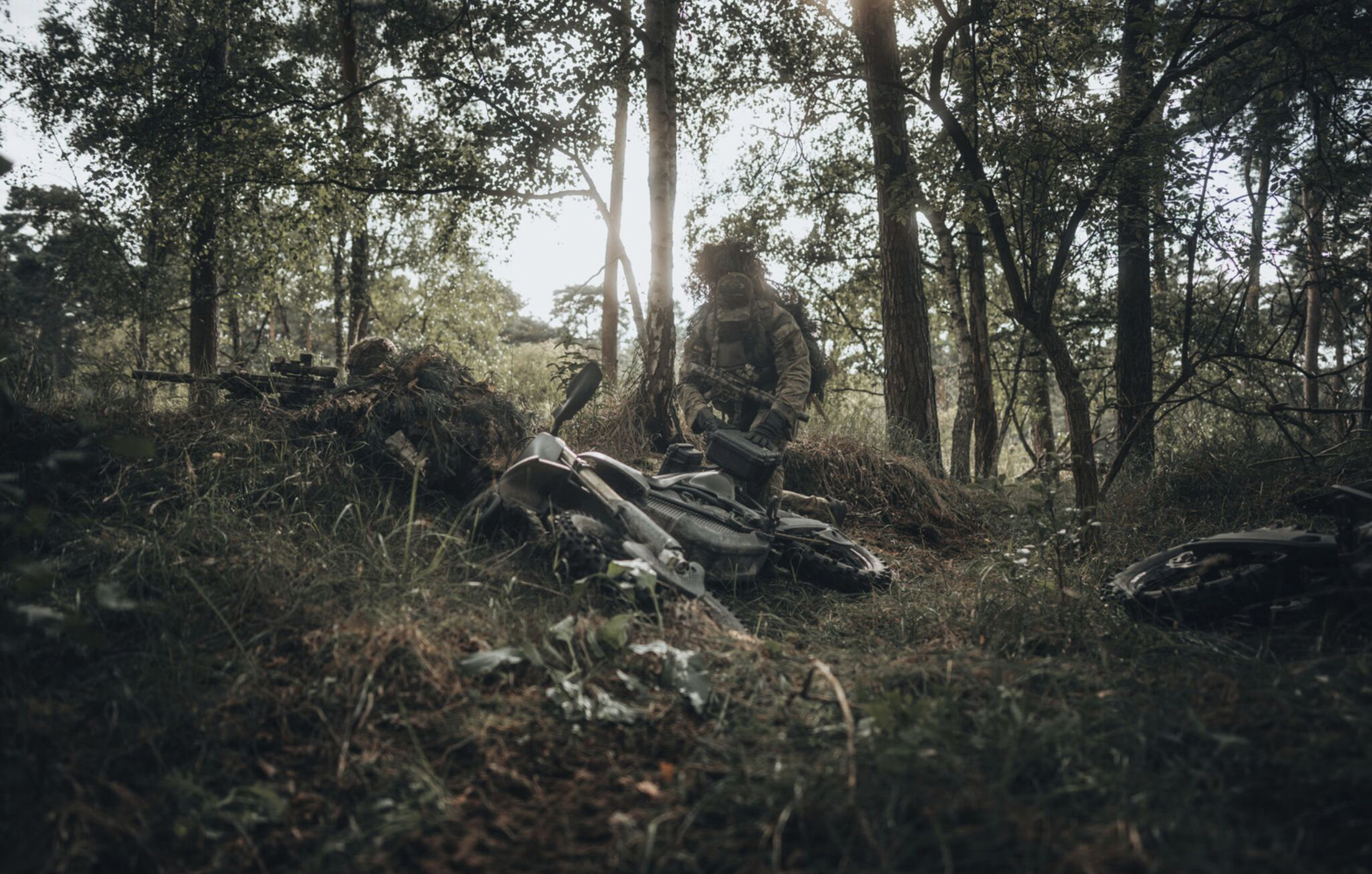Stark VARG SKUGGA - eldriven motorcykel för försvarsindustrin
