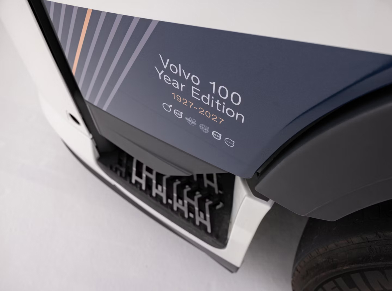 Volvo Lastvagnar 100 &aring;r, 2027