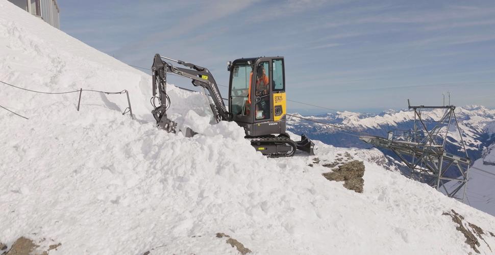 Volvo ECR25 Electric i arbete p&aring; Schilthorn
